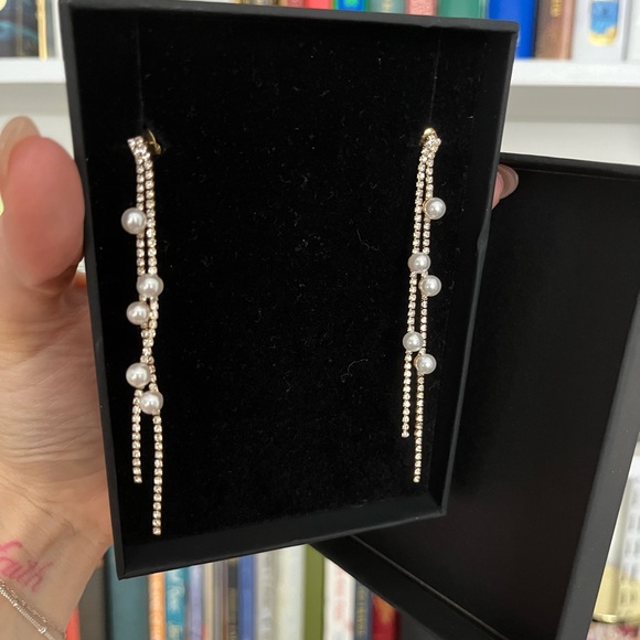 Shashi Particulire Earrings - Picture 7 of 7